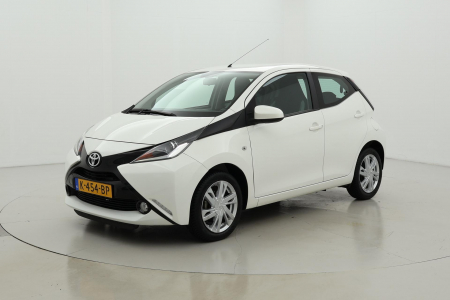 Toyota Aygo 1.0 VVT-i x-play Sport | 15 inch 5drs