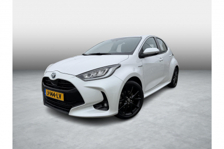 Toyota Yaris 1.5 Hybrid First Edition | Navigatie | 17 inch