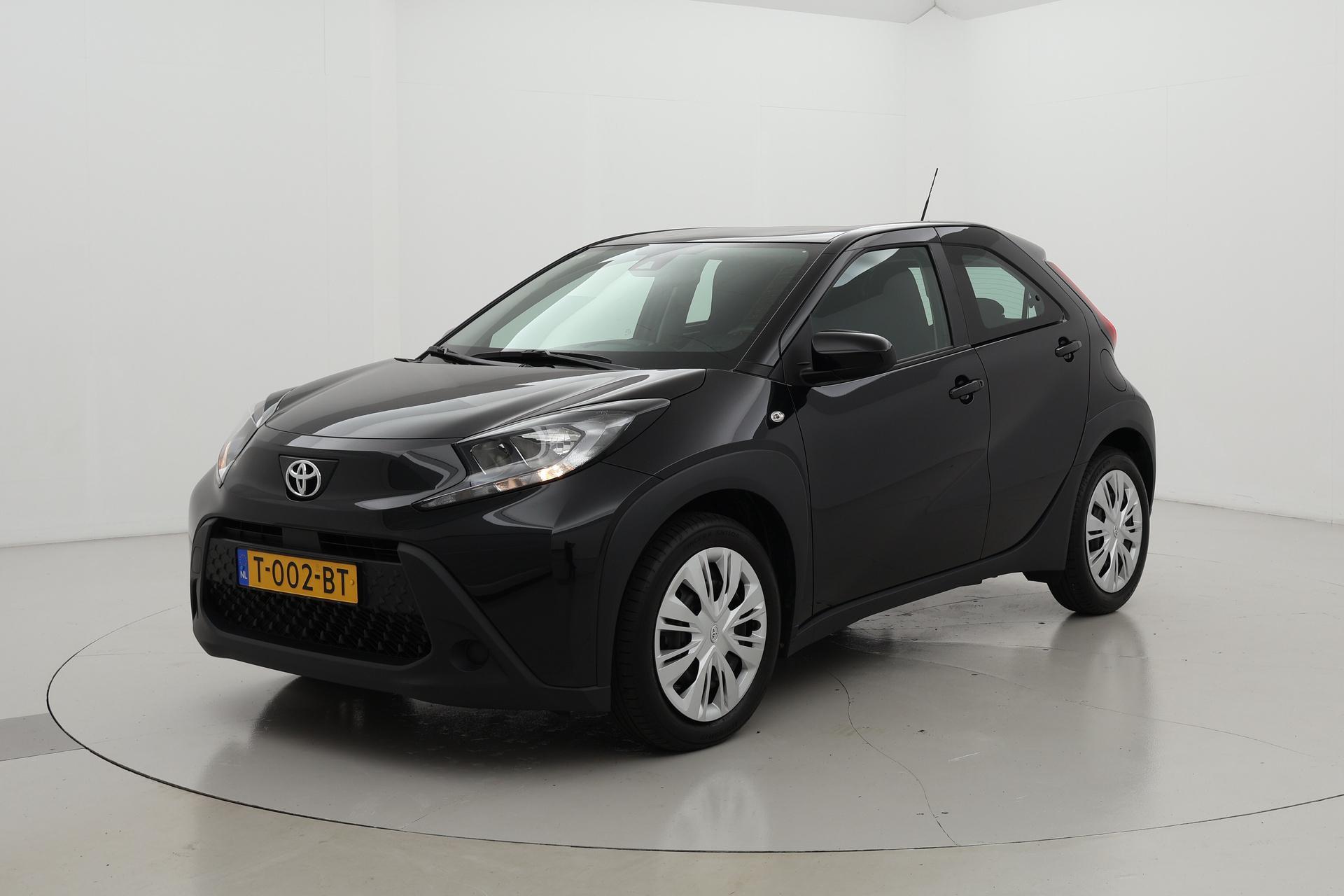 Toyota Aygo X 1.0 VVT-i MT play Apple\Android 5drs